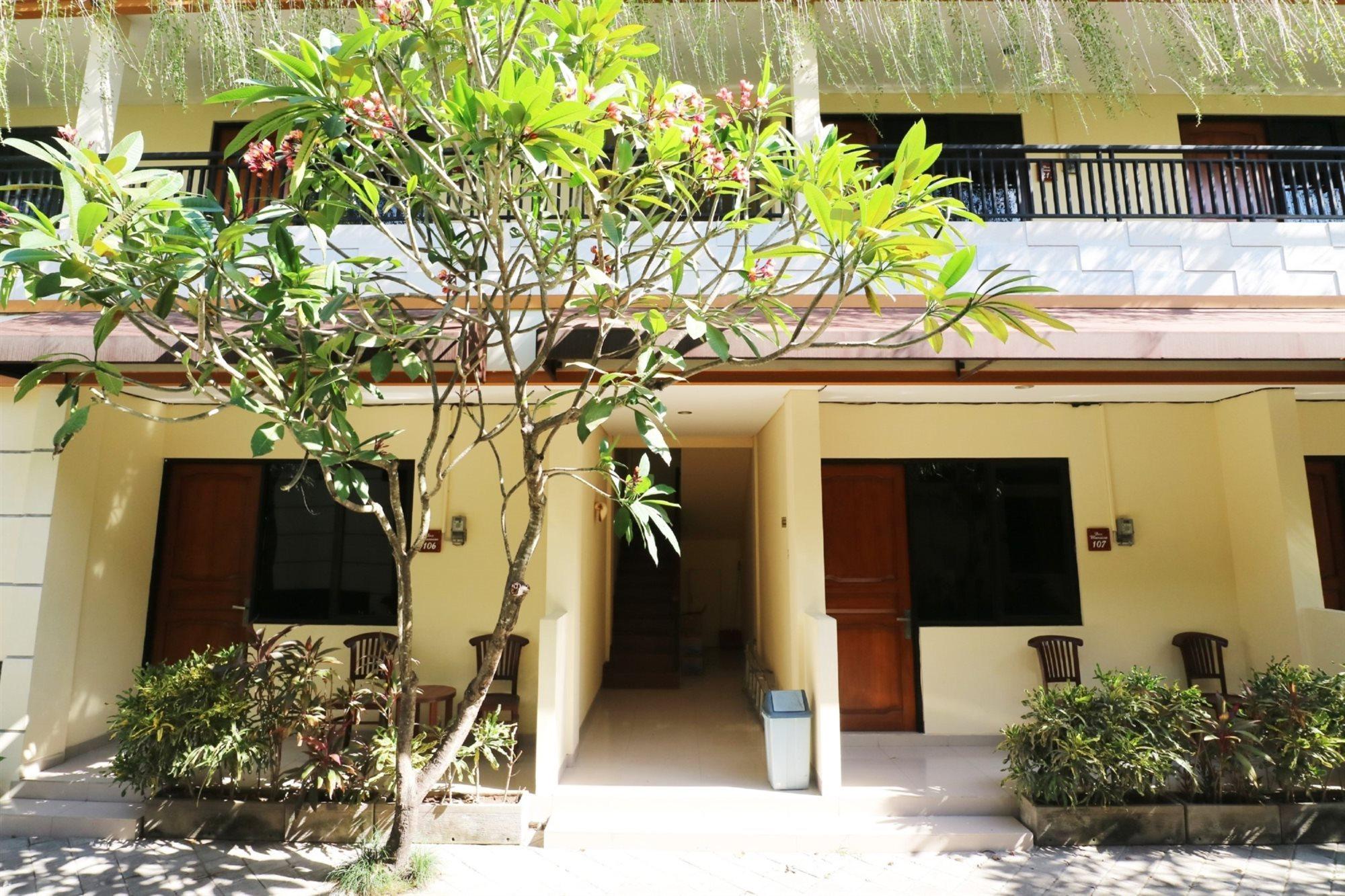 Dee Mansion Hotel Dempassar Exterior foto