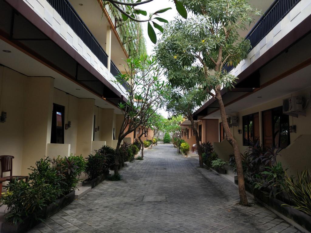 Dee Mansion Hotel Dempassar Exterior foto