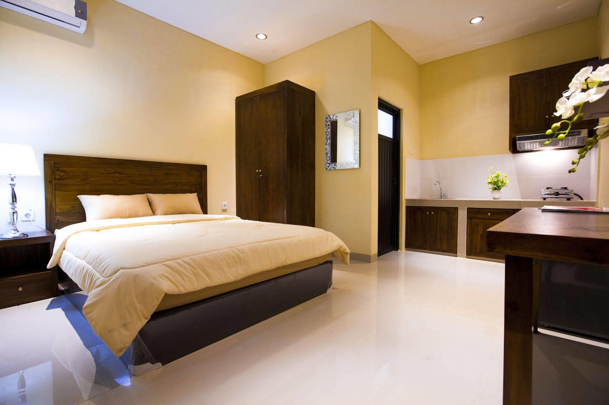 Dee Mansion Hotel Dempassar Exterior foto