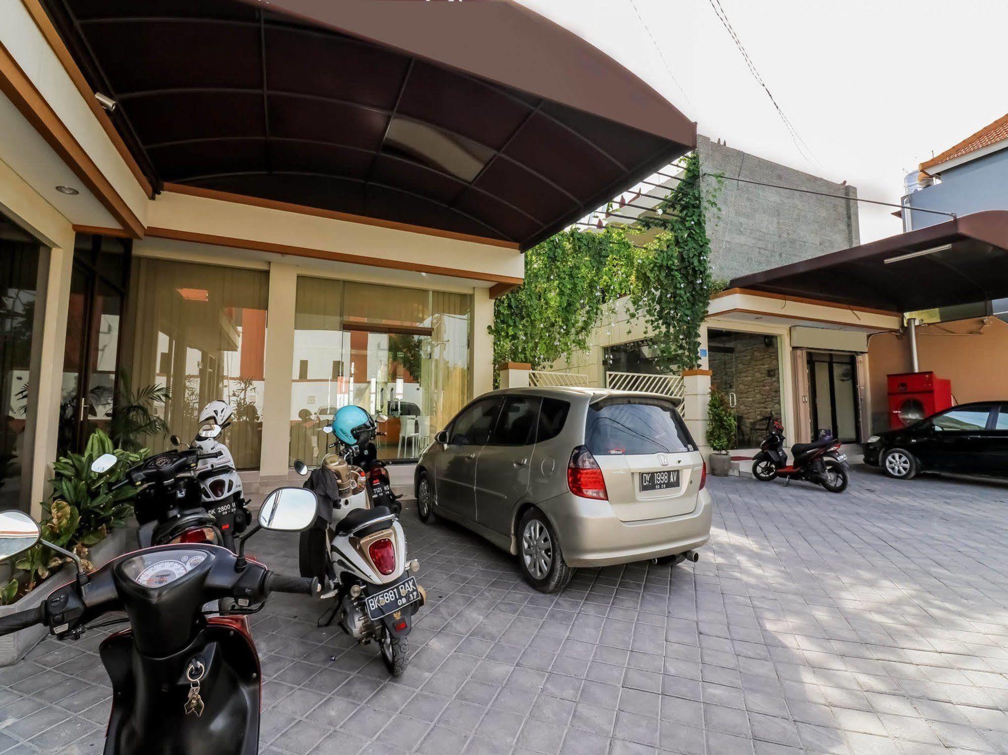 Dee Mansion Hotel Dempassar Exterior foto
