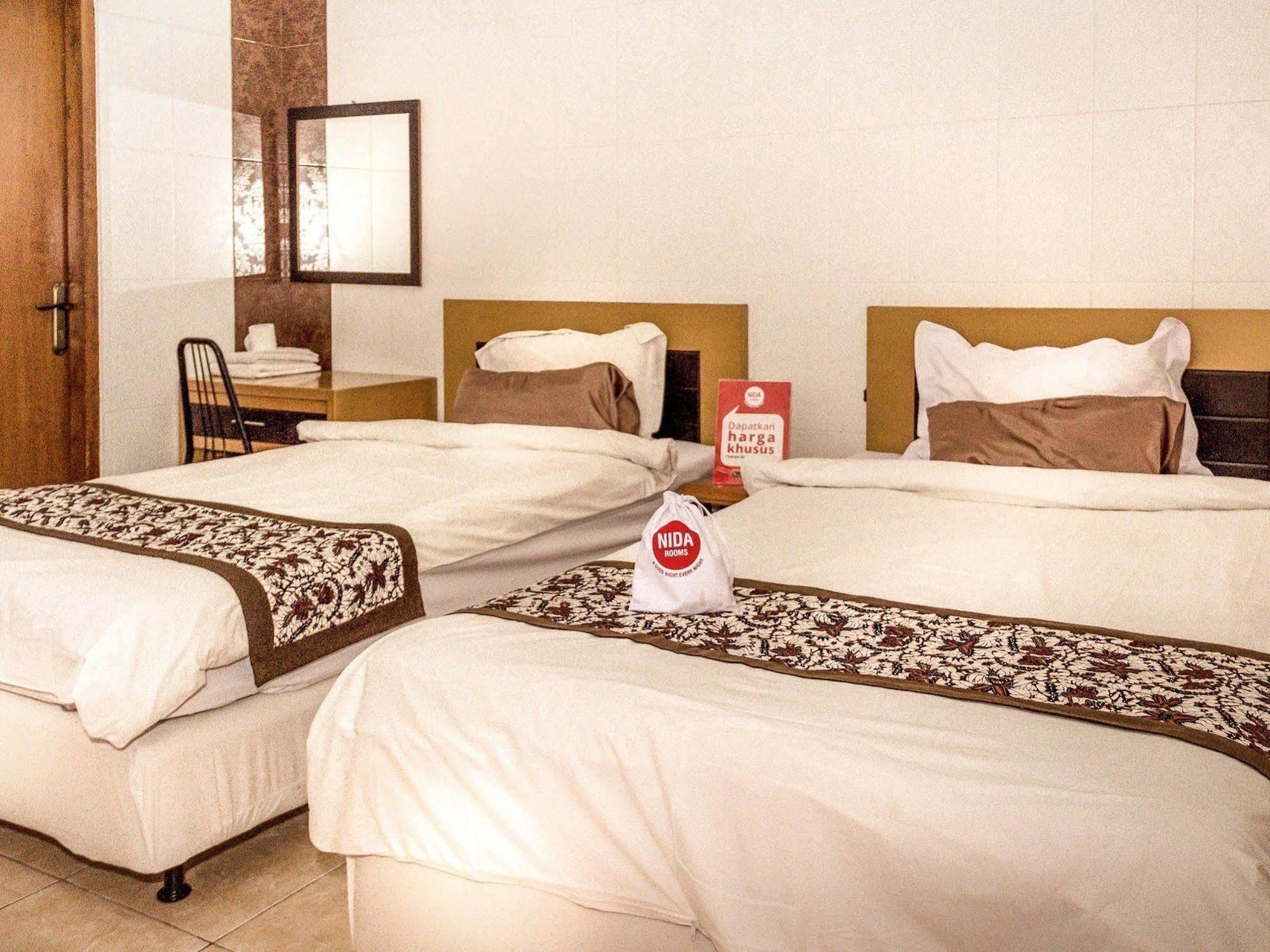 Dee Mansion Hotel Dempassar Exterior foto
